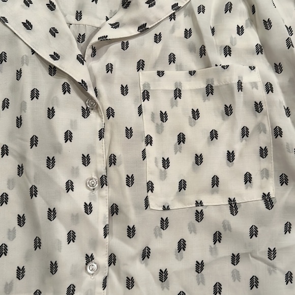 BÖHME Yellow Chair Button Up Cap Sleeve Blouse - Picture 2 of 3